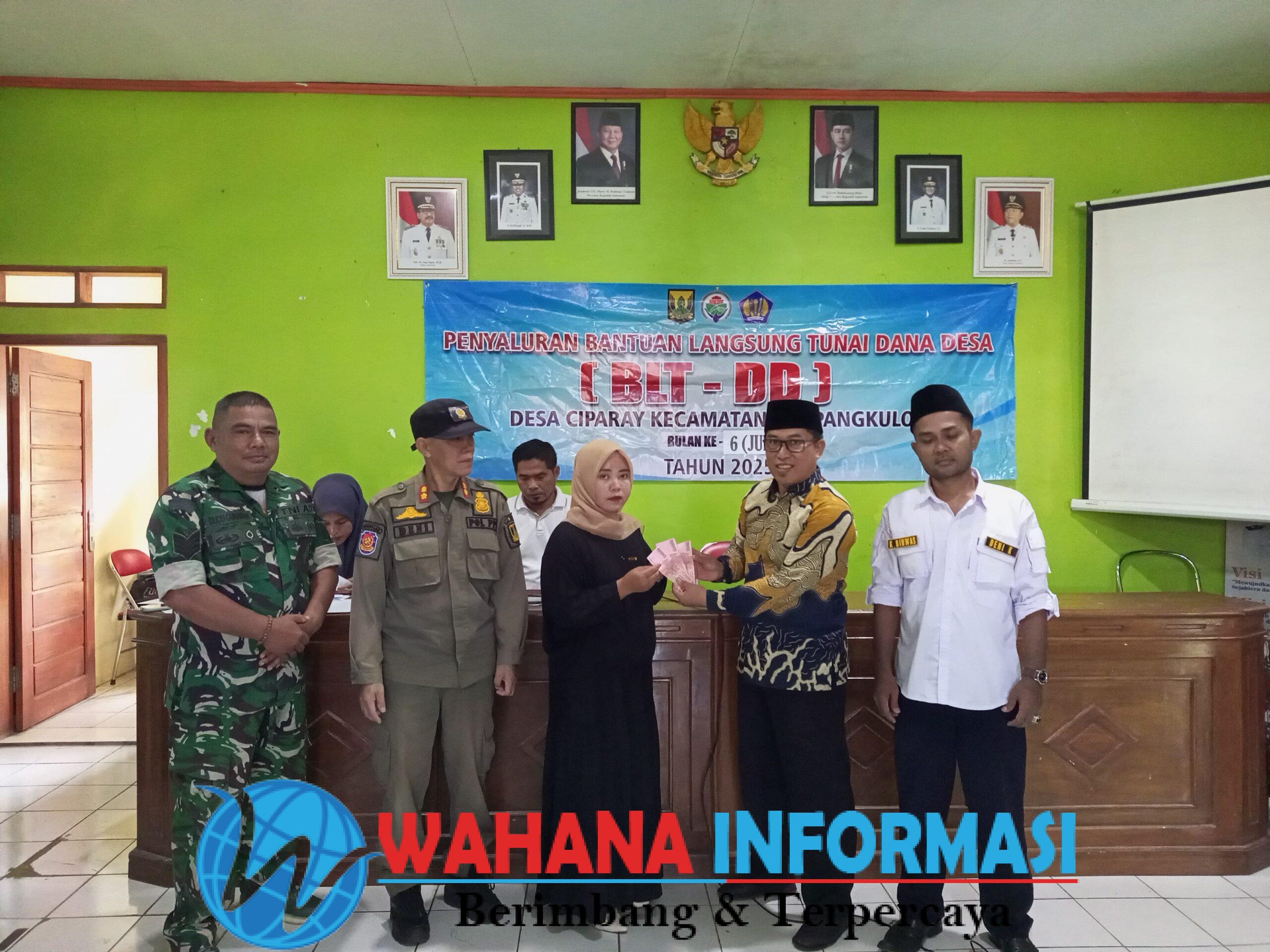 Penyaluran BLT di Desa Ciparay Jampangkulon