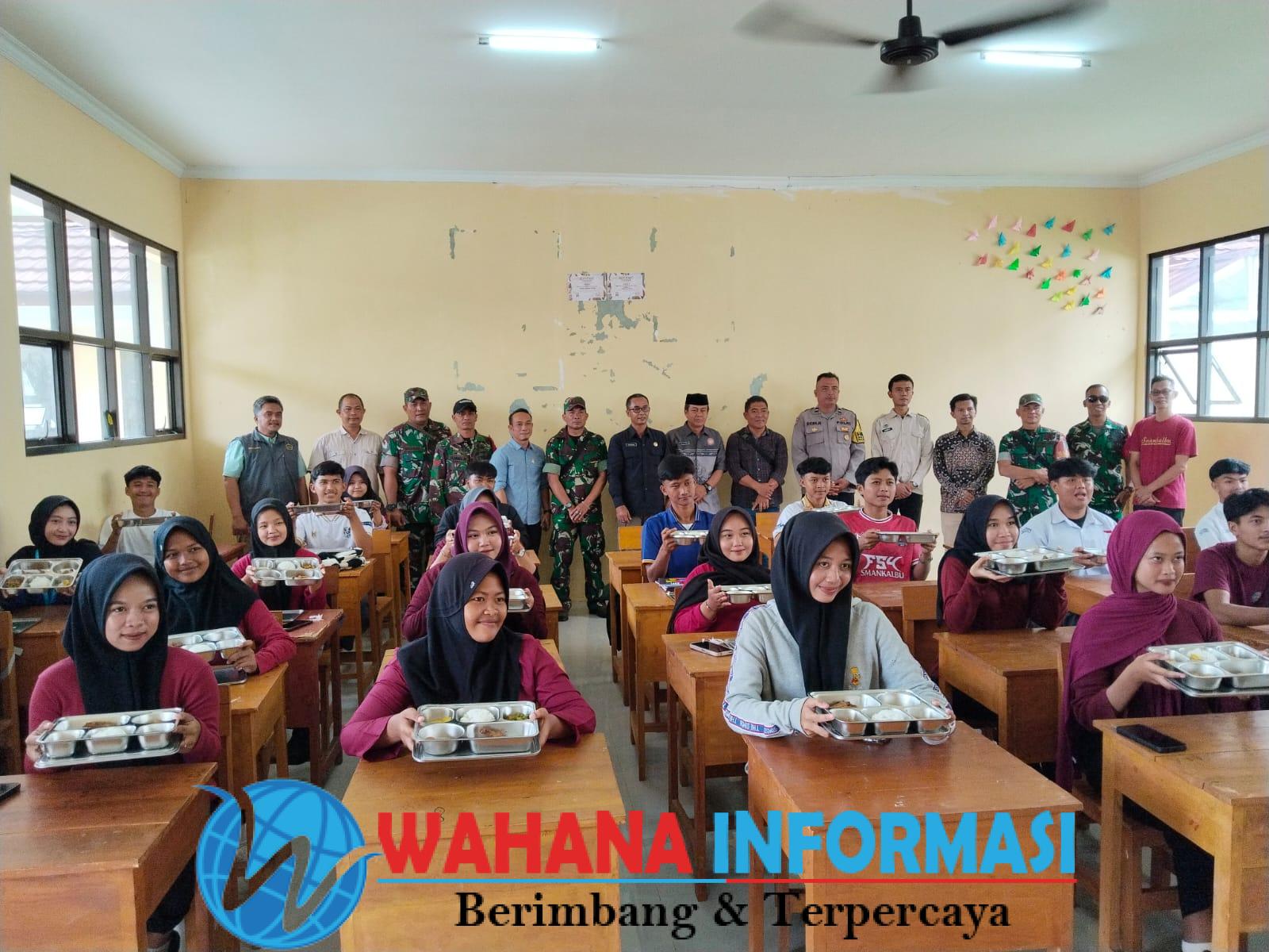 Yayasan Pakidulan Sejahtera Bersama Jalankan Program Makan Bergizi Gratis Launching di SMAN 1 Kalibunder