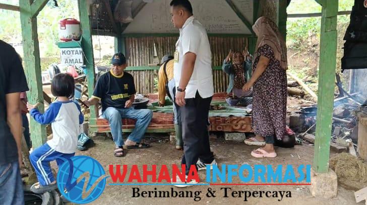 Camat Dading Pimpin Sapa Warga dan Kerja Bakti Bersihkan Pemakaman di Desa Ciparay